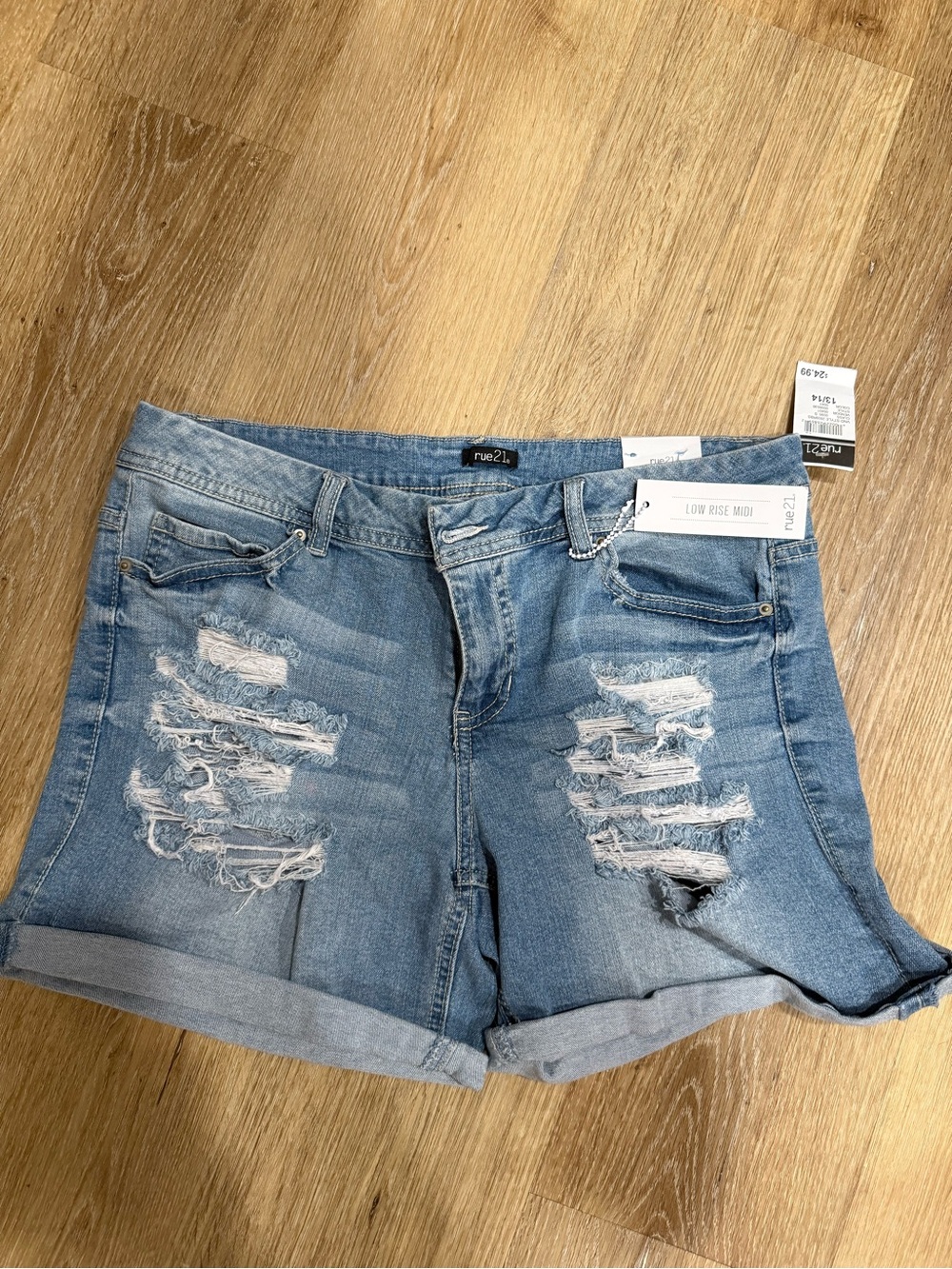Rue21 Light Blue Distressed Rolled-Hem Denim Shorts